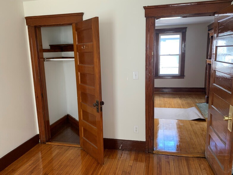 Building Photo - 86A Elm St