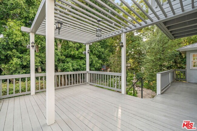 Building Photo - 10384 Northvale Rd