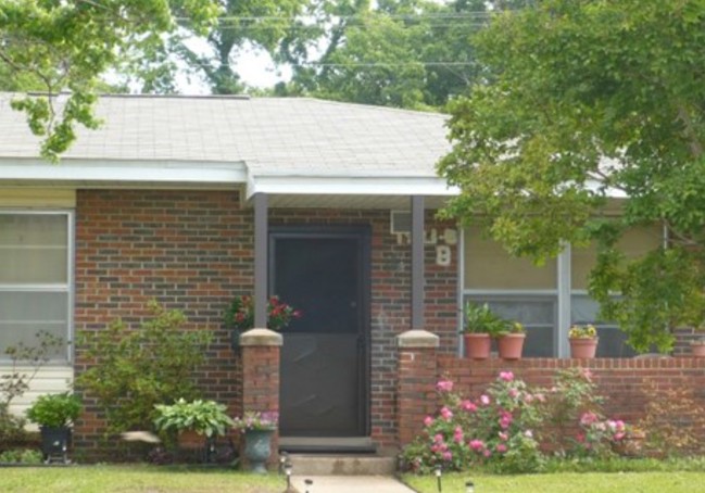 Primary Photo - Gibbs Village East