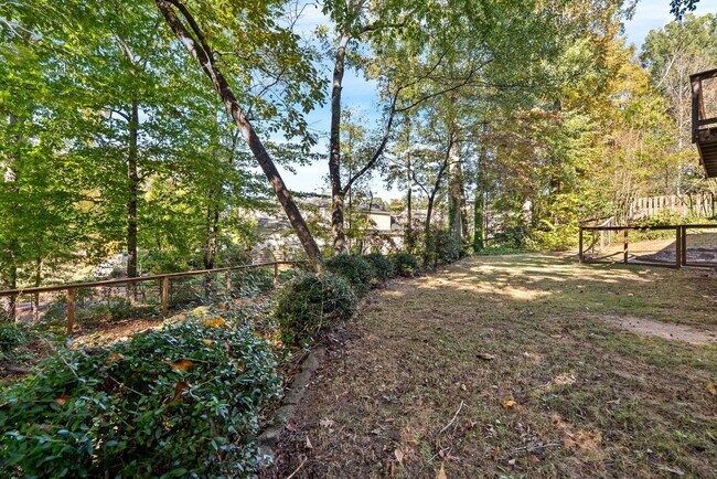 Building Photo - 1902 Hillbrook Cir