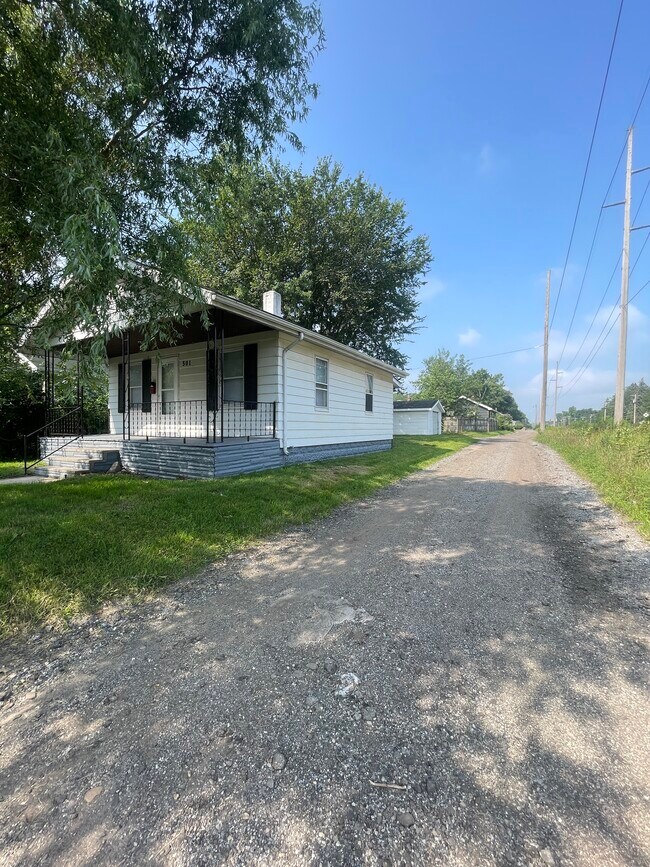 Building Photo - 501 S 34th St