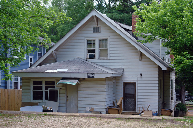 Building Photo - 117 Chamberlain St