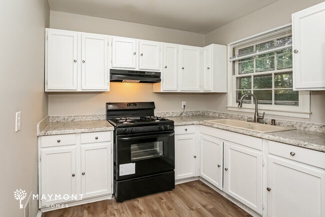 Building Photo - Inviting 4-Bedroom Home