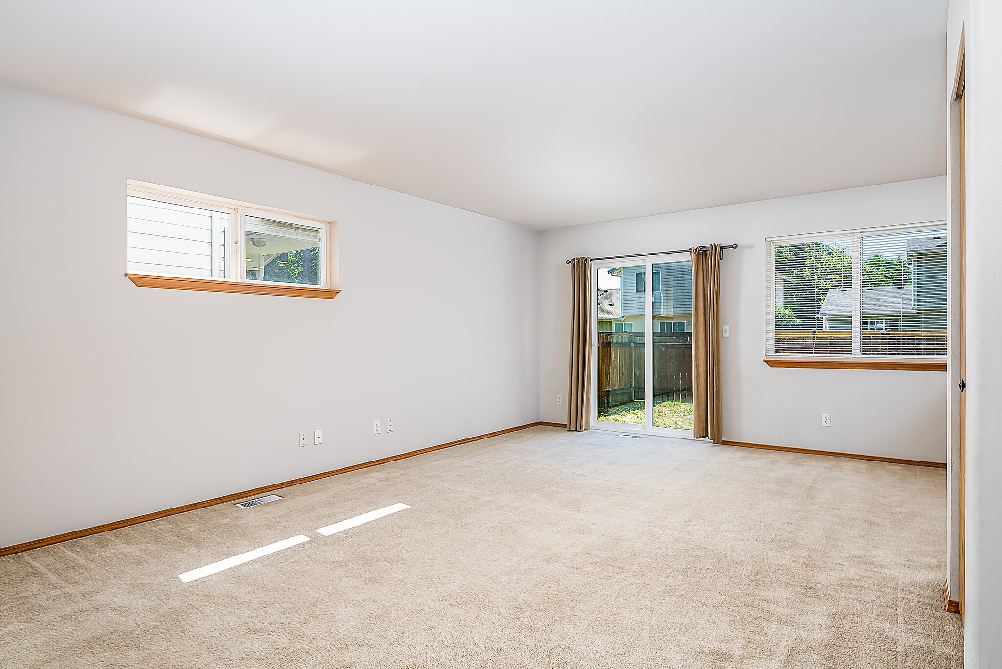 Building Photo - 15524 Chestnut Dr SE