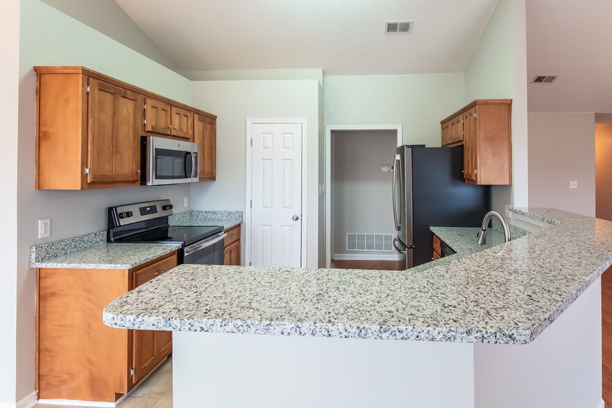 Building Photo - 6561 White Hawk Ln