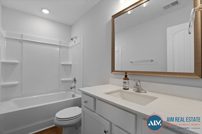 Building Photo - Spacious and Modern 4BR Home in Millstone ...