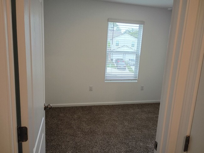 Building Photo - 5659 Ansley St
