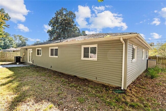 Building Photo - 408 Lineberry Rd
