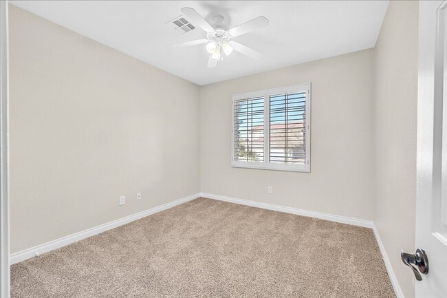 Building Photo - 3 Bedroom, Single Story Home in Seven Hills