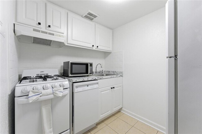 Building Photo - 139 Oyster Bay Cir