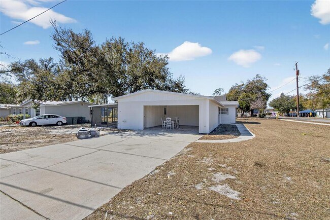 Building Photo - 311 NE 5th St