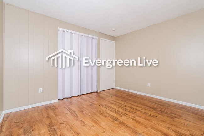 Building Photo - 2578 Bethesda Ave