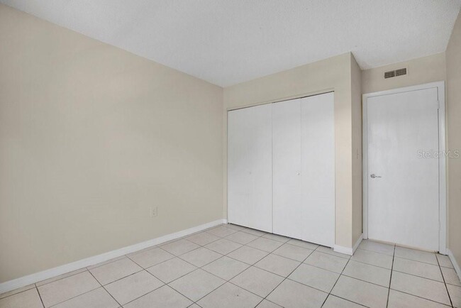 Building Photo - 2507 N Alafaya Trail