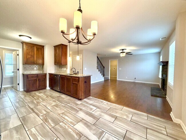 Building Photo - 1137 Gentry Dr