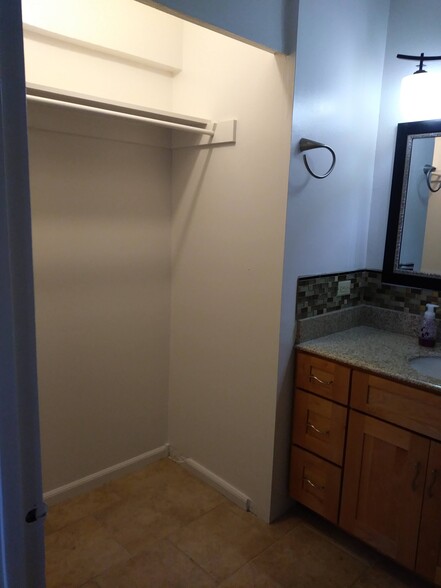 Building Photo - 1645 Ala Wai Blvd