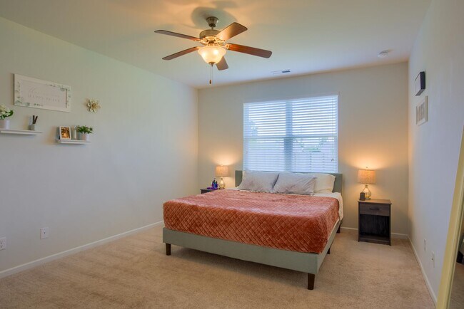 Building Photo - Charming 3-Bedroom Home for Rent in The Pr...