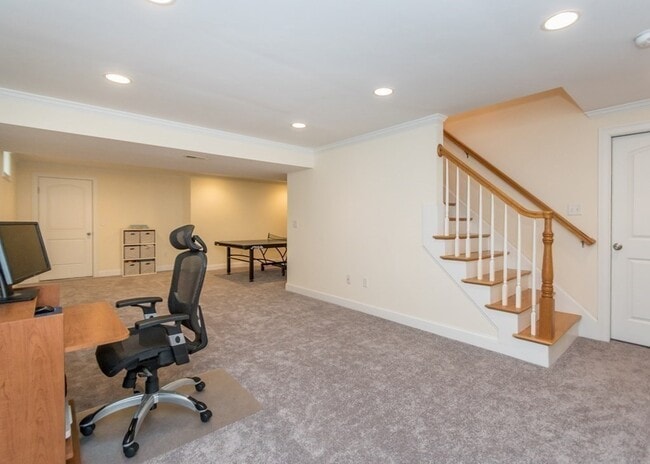 Building Photo - 67 Trimount Ave