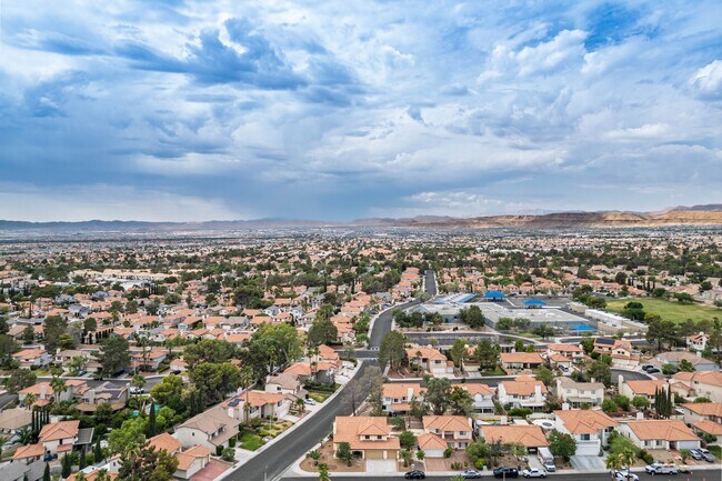 Building Photo - 9001 Feather River Ct