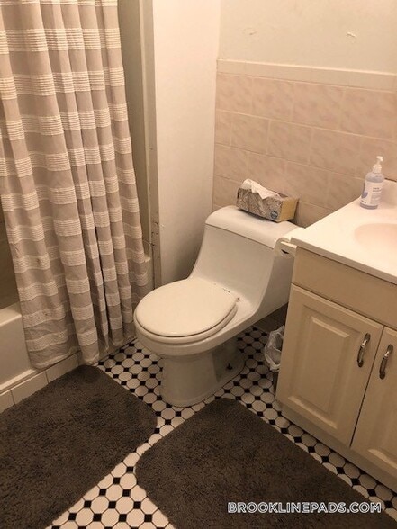 Building Photo - 60 Egmont St