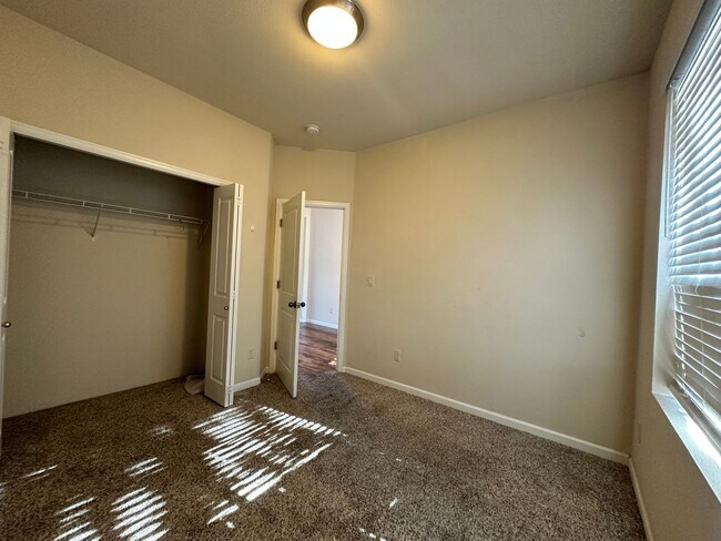 Building Photo - 2687 NW Beehollow Ln