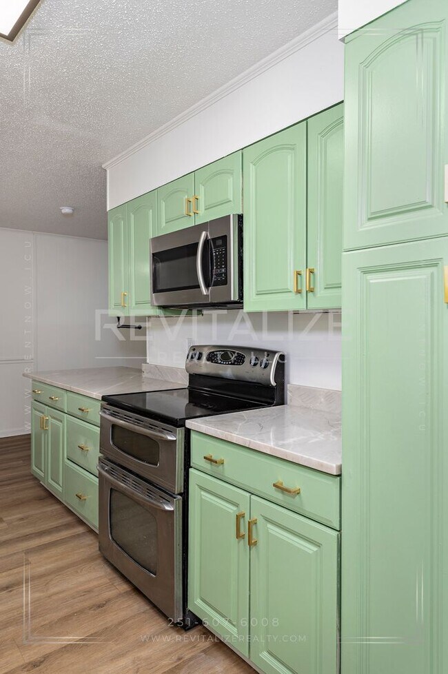 Building Photo - HALF-DEPOSIT SPECIAL! Spacious 4-Bed 2-Bath Brick Home in West Mobile