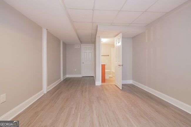 Building Photo - 6690 Vesta Brook Dr
