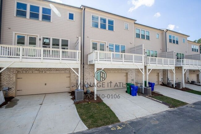 Building Photo - Great location! Elegant Townhome in Doraville