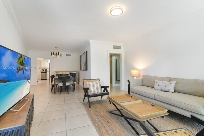 Building Photo - 1142 99th St