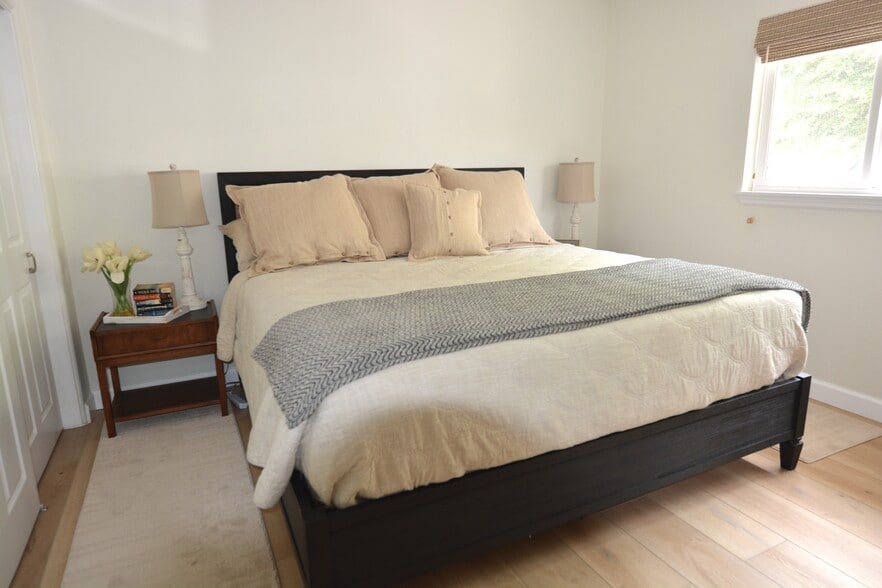 MBR - 4815 3rd Ave NW