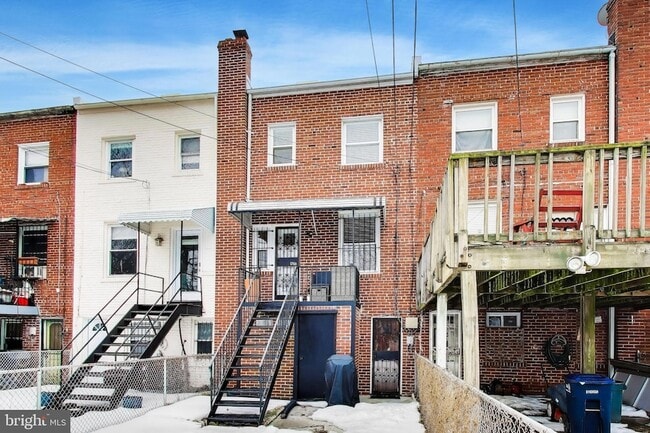 Building Photo - 1766 E Street NE Unit