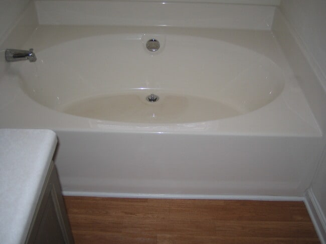 Building Photo - 3-bedroom, 2.5-bathroom Lithonia!