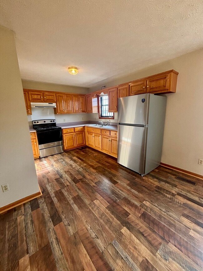 Building Photo - Deposit Special !