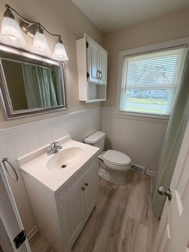 Building Photo - Cute 2 Bedroom in Taylors, SC!