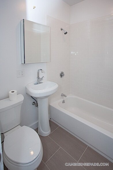 Building Photo - 173 Rindge Ave