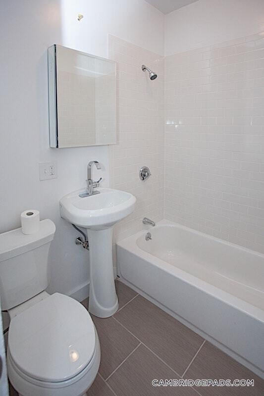 Building Photo - 173 Rindge Ave