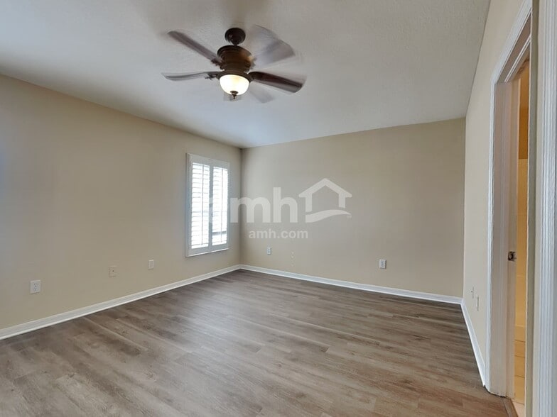 Building Photo - 10234 Perthshire Cir