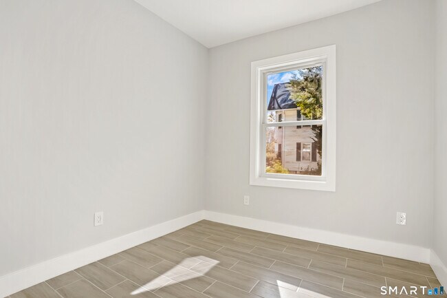 Building Photo - 173 Wellsville Ave