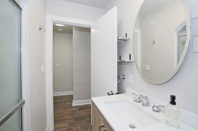 Building Photo - Prime Fircrest Location — Comfortable 2-Bedroom Home for Rent