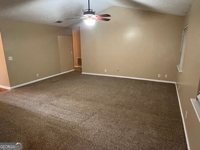 Building Photo - 152 Woodvalley Ct