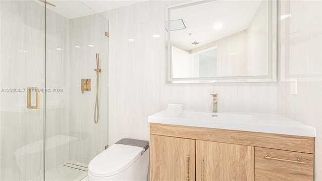 Building Photo - 333 Las Olas Way