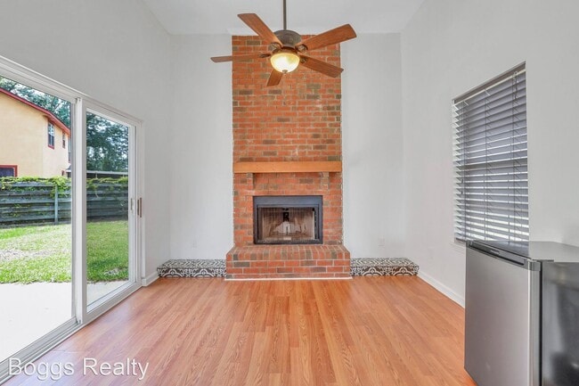 Building Photo - 4 br, 2.5 bath House - 1950 Woking Court