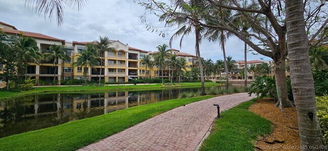 Building Photo - 16117 Emerald Estates Dr