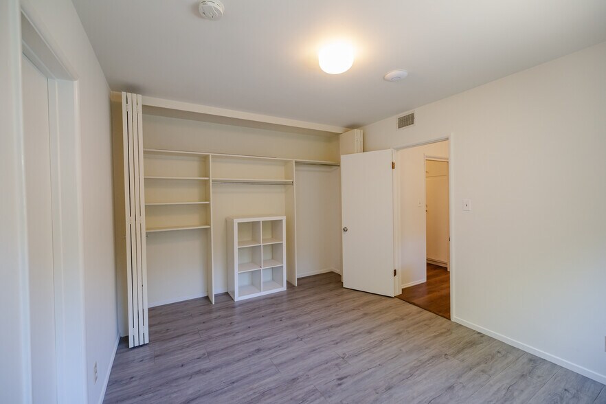 Building Photo - 784 Lockearn St