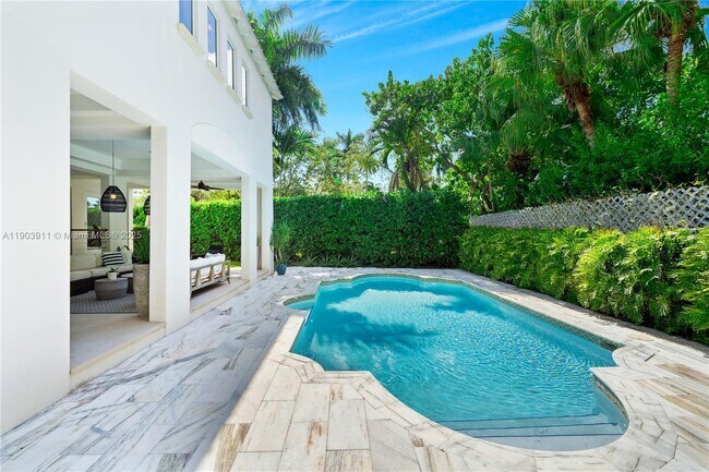 Building Photo - 1281 S Venetian Way