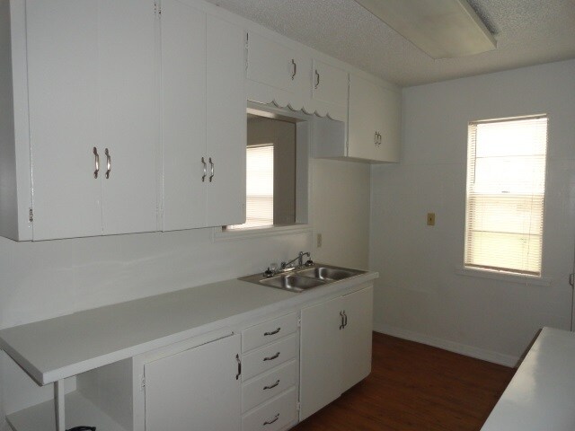 Building Photo - 301 N C St