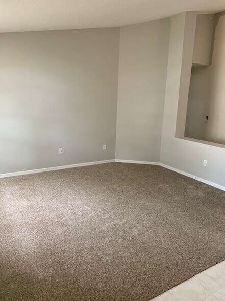 Building Photo - 9120 Rockrose Dr