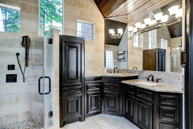 Building Photo - 14 Twilight Glen Ct