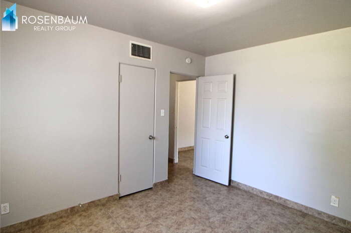 Building Photo - 2925 N 19th Ave