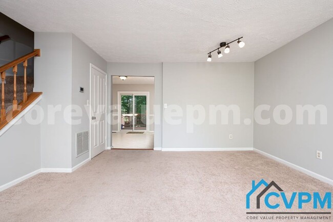 Building Photo - 9438 Fens Hollow