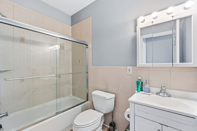 Building Photo - 437 2nd St